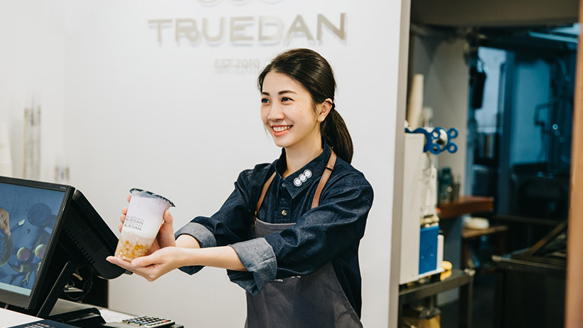 Truedan nâng cao hiệu quả quản lý cửa hàng và chất lượng dịch vụ với Giải pháp kiểm tra của Advantech