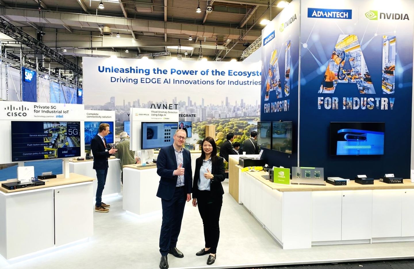 Advantech's marketing director of Intelligent system sector Sindy Lin(right) and Advantech Europe's Senior manager of iSystem Maurice van der Aa(left) jointly attended Hannover Messe 2025.
