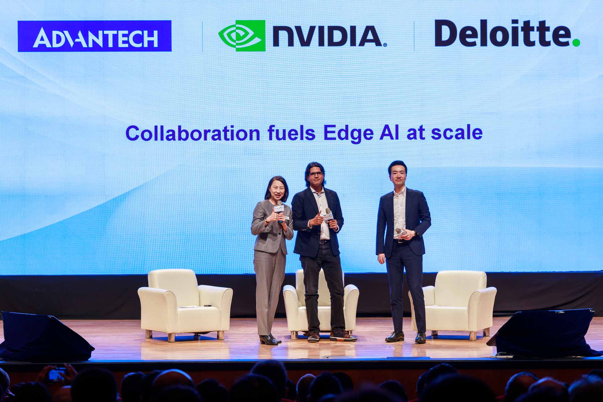 Linda Tsai, President of Advantech Intelligent System Sector(left), joined Deepu Talla, VP and GM of Robotics and Edge AI at NVIDIA(middle), and John Yasunori Yamamoto, Asia Pacific Smart Factory Business Lead at Deloitte Tohmatsu Consulting LLC (right), for a high-level panel discussion on the successful deployment and stable operation of pre-trained models in enterprise edge AI implementation.