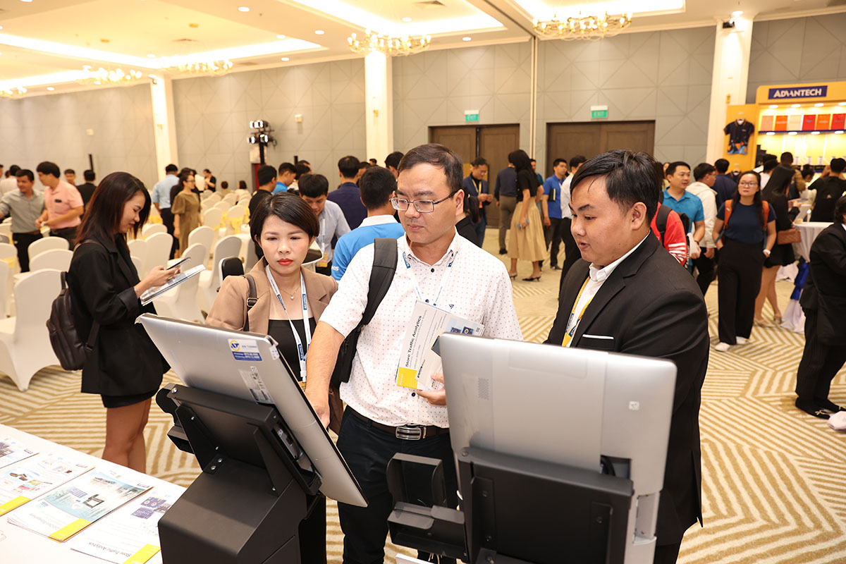Chuyển Đổi Số Trong Ngành Bán Lẻ: Xu Hướng Lớn Định Hình Tương Lai