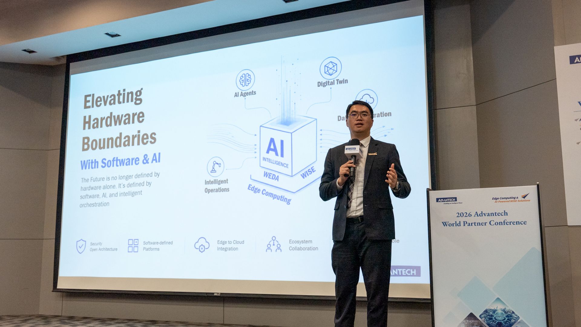 ChingPo Lin, VP of Advantech IoT Automation Sector, stated that Advantech will empower cross-chip Edge AI platforms through the WEDA to accelerate Digital Twins and AI Agents